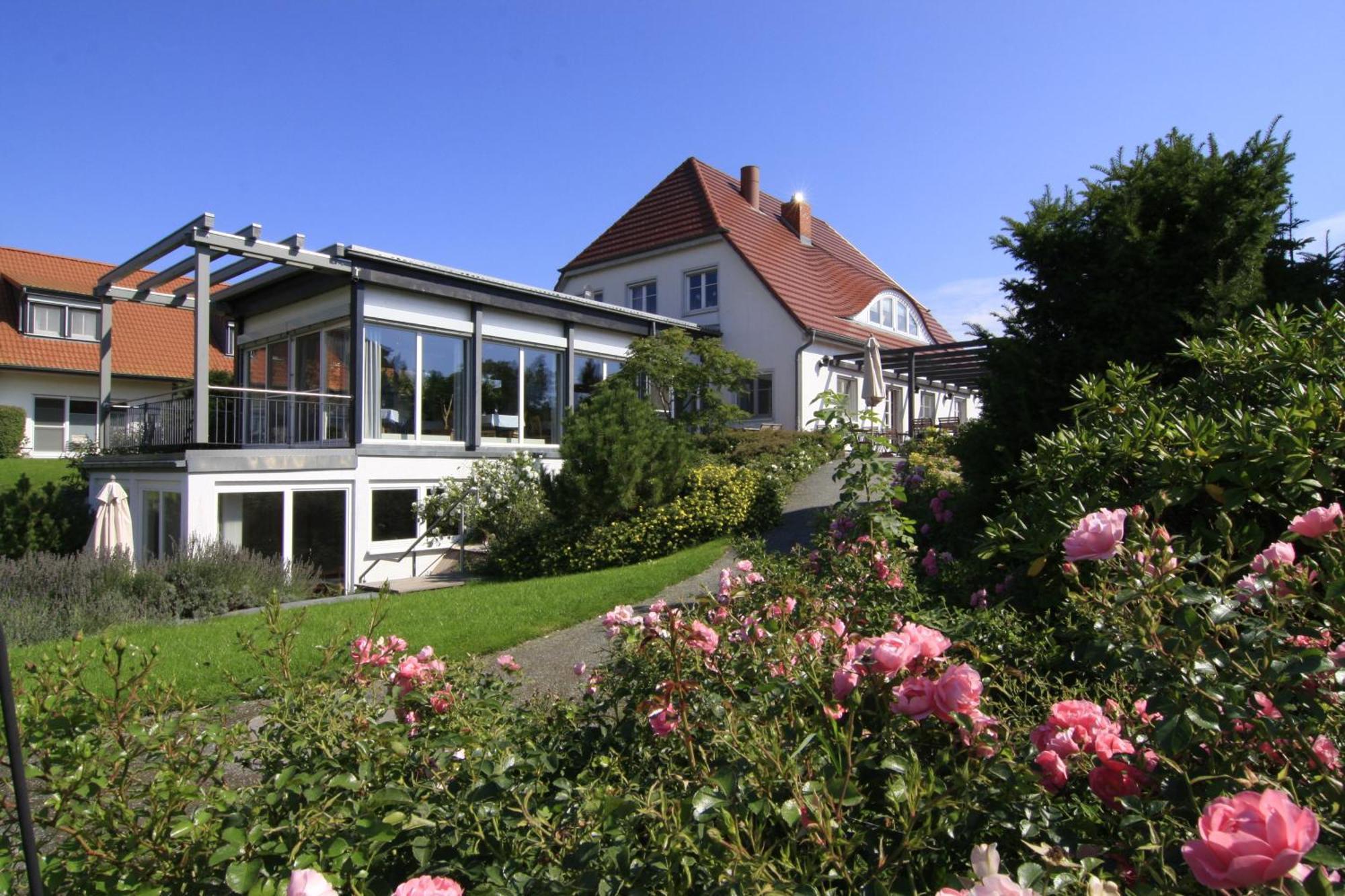 H.W.S. Hotel Der Wilde Schwan Sagard Buitenkant foto