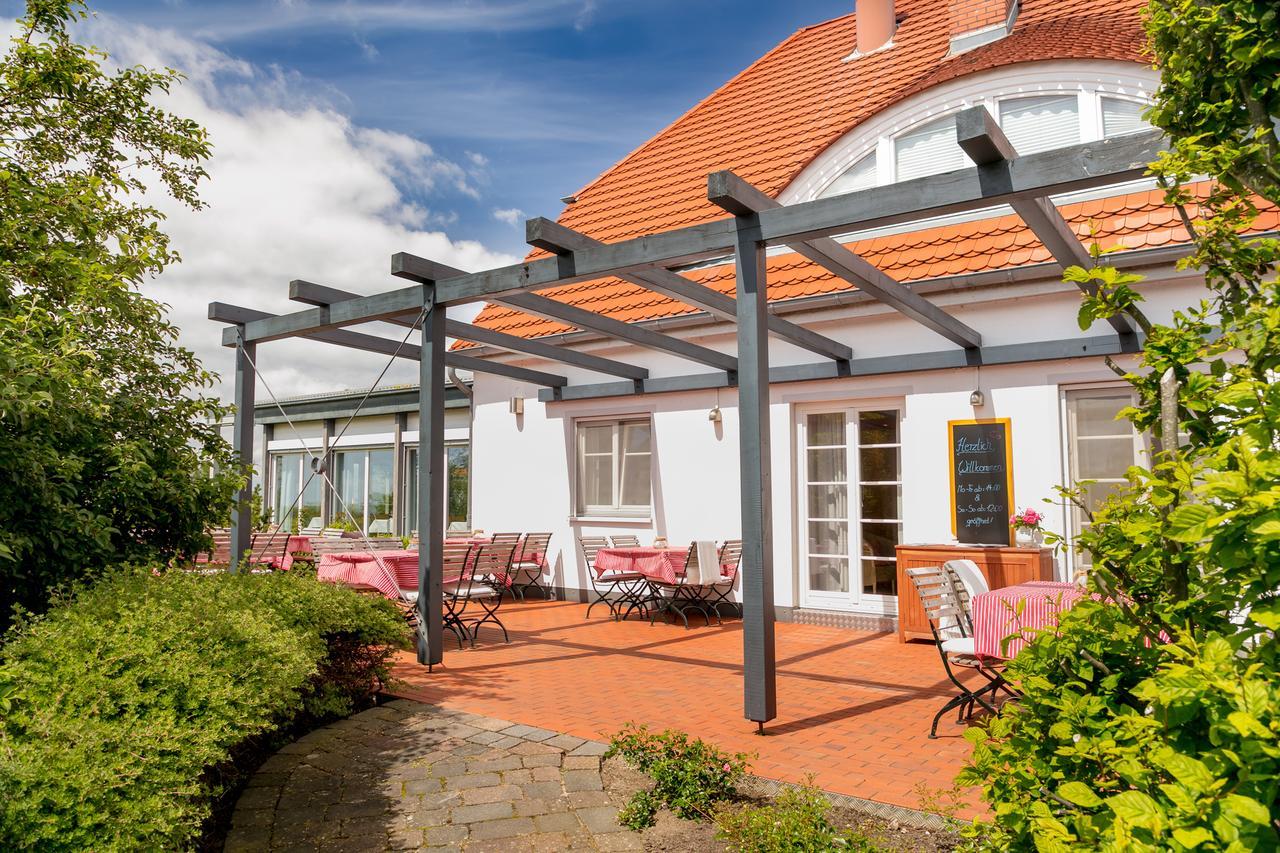 H.W.S. Hotel Der Wilde Schwan Sagard Buitenkant foto